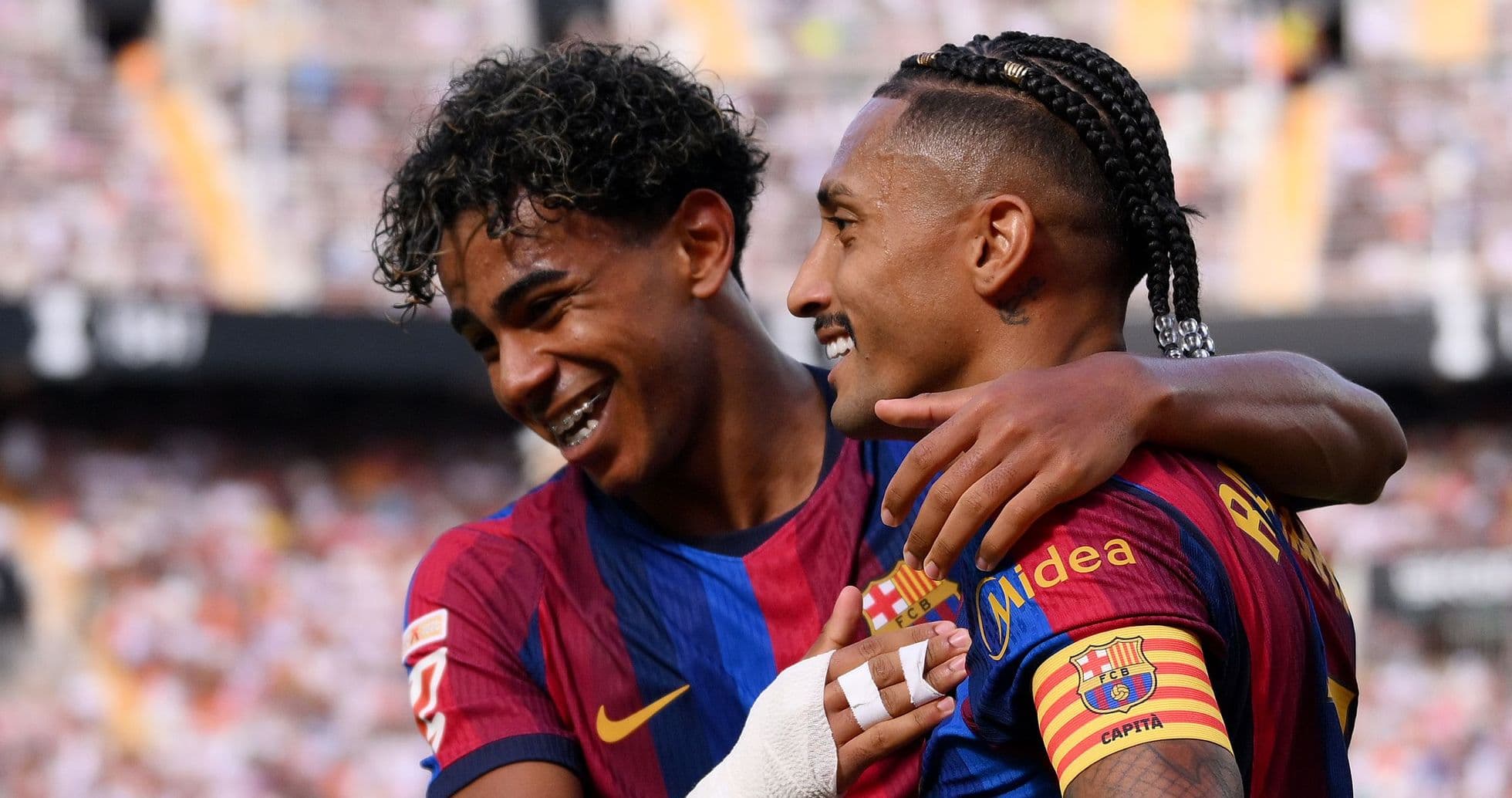 Raphinha iguala récord de Messi y Lamine Yamal marca dos veces en la goleada del Barcelona ante Valencia