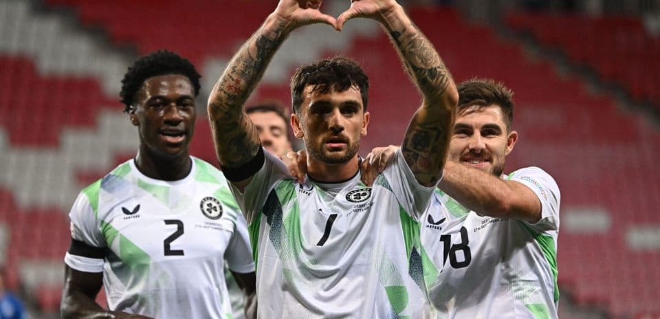 Irlanda vence a Israel 3-0 en la Nations League entre protestas y sin saludos previos