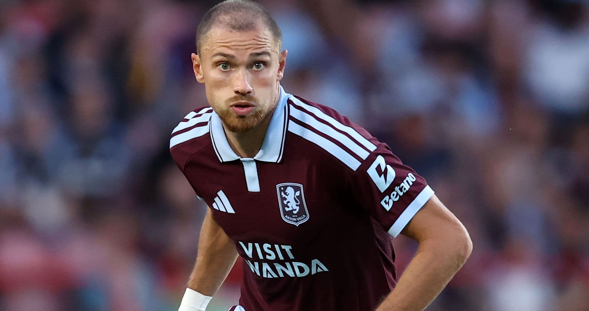 Matty Cash apunta a la gloria en la Supercopa de la UEFA ante el París Saint-Germain