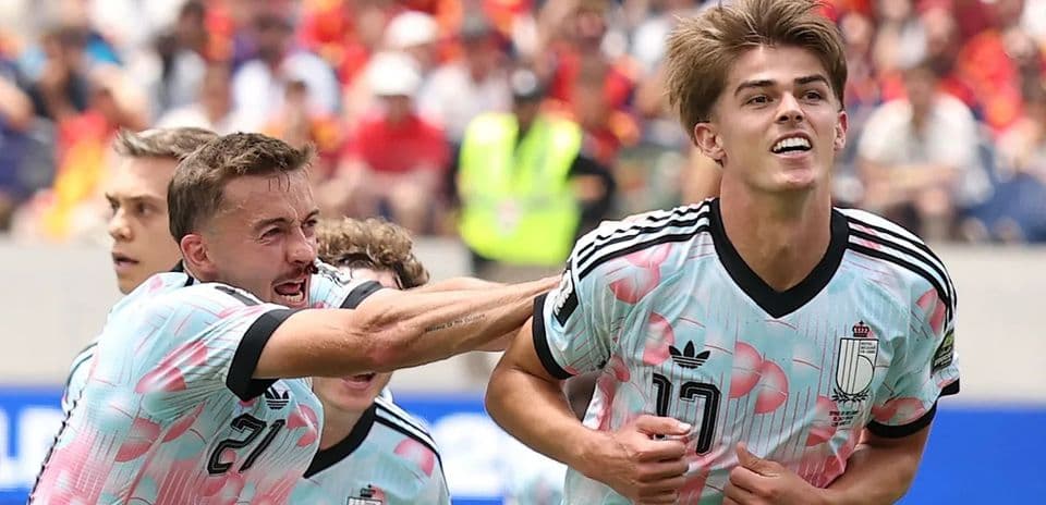 Atalanta pone precio de €50 millones a De Ketelaere ante interés de Bayern y PSG