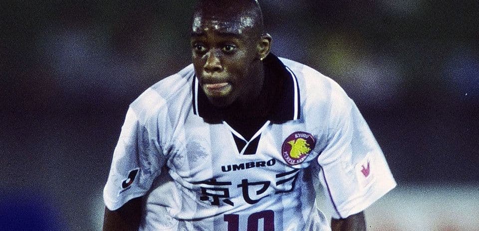Regis Pitbull, exdelantero de Corinthians y Vasco, vive en las calles luchando contra una fuerte adicción al crack