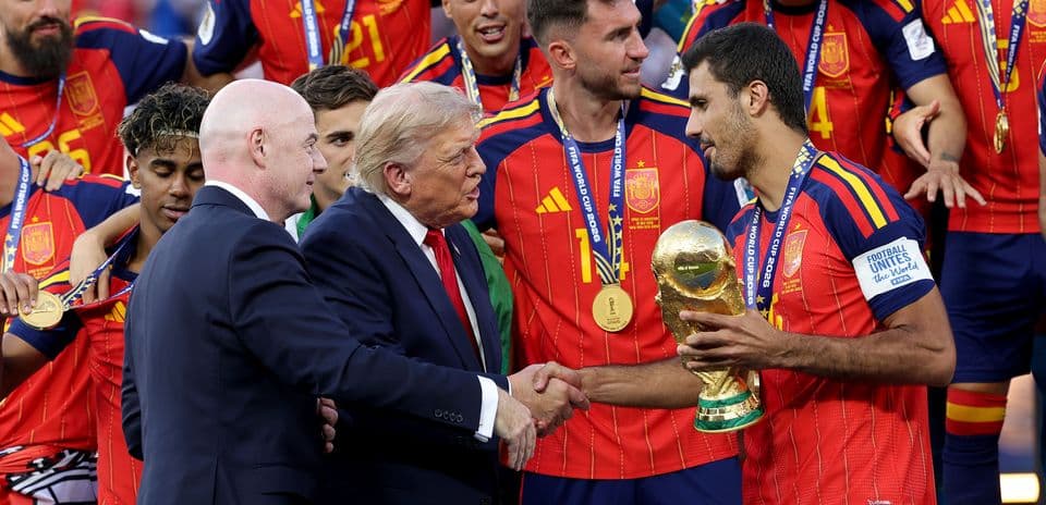 Mundial 2026: Entre la Magia del Fútbol y las Sombras de la Política y el Comercio