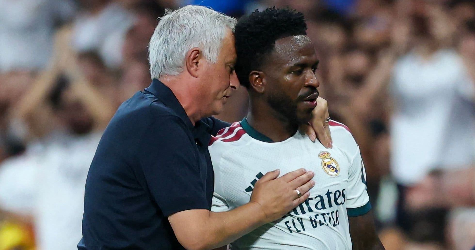 José Mourinho defiende a Vinicius Junior tras los pitos en el Bernabéu durante victoria ante Inter