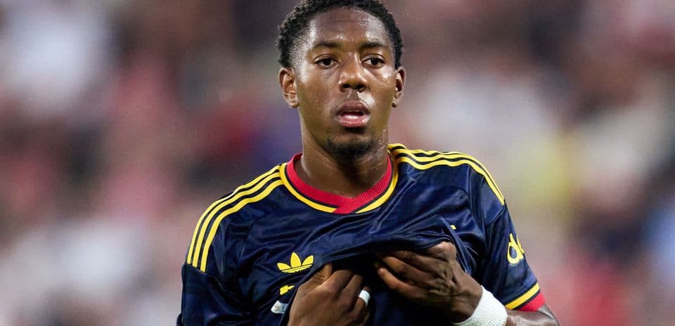 Liverpool podría interceptar interés de Man Utd y Chelsea por el talento de Arsenal Myles Lewis-Skelly