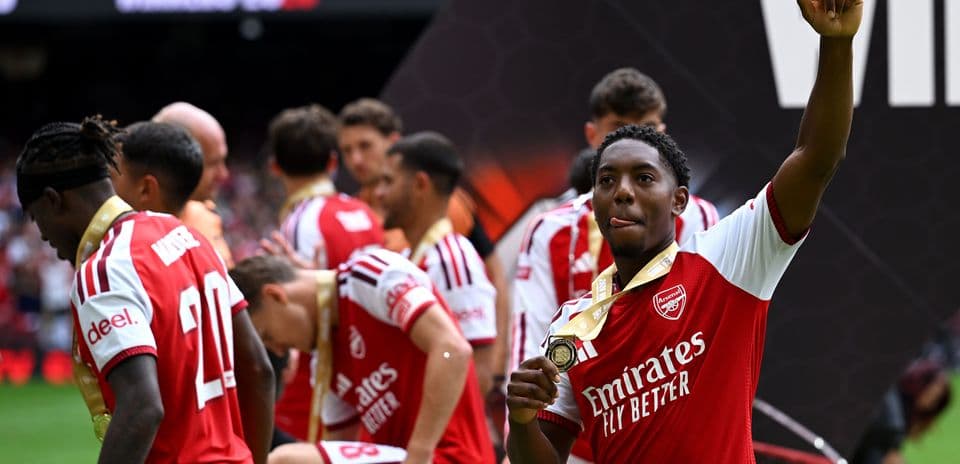 Alan Pardew considera que Arsenal supera a sus rivales de la Premier tras ganar la Community Shield