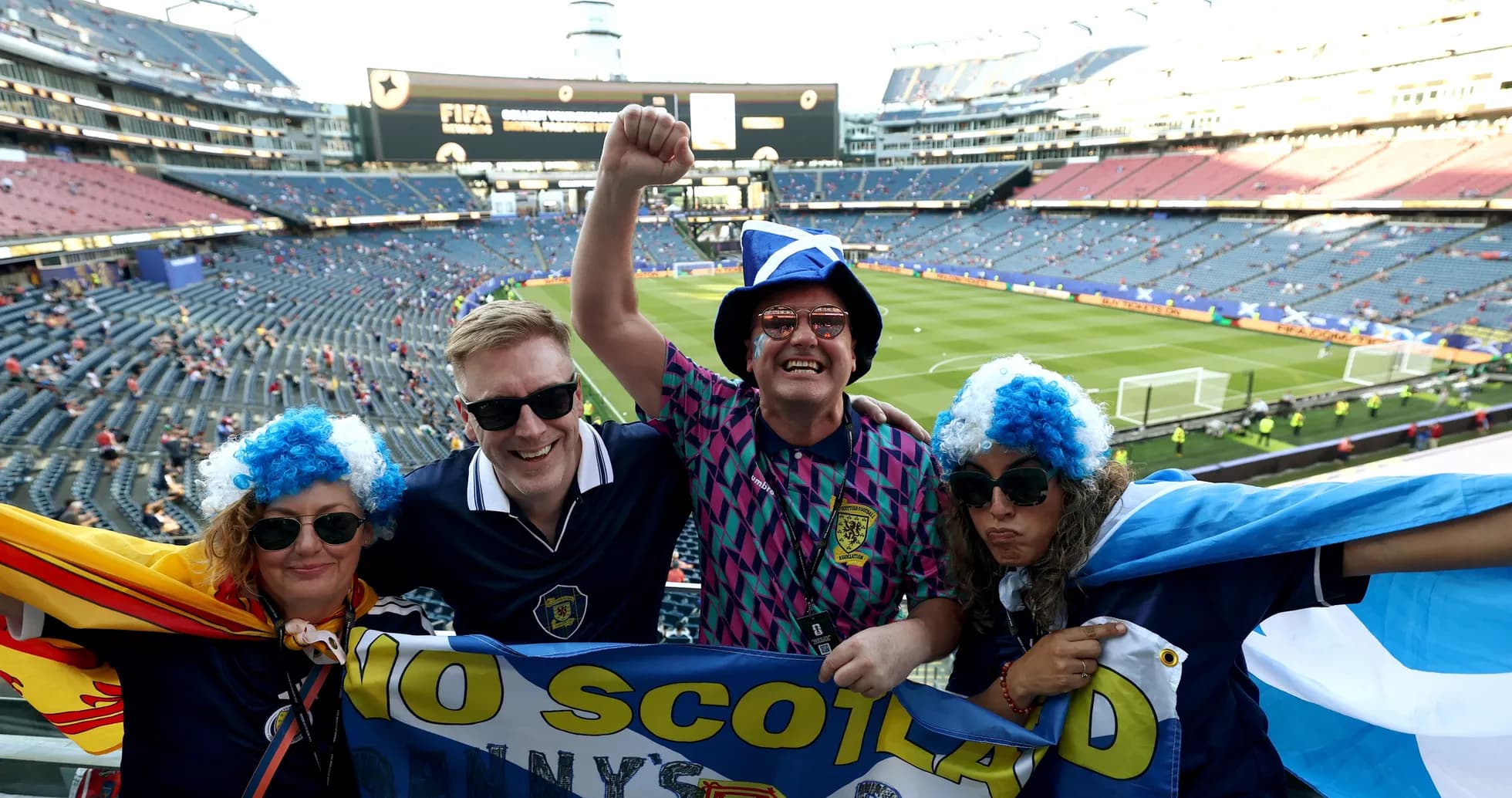 Aficionados de Escocia en el estadio Aficionados de Escocia en el estadio