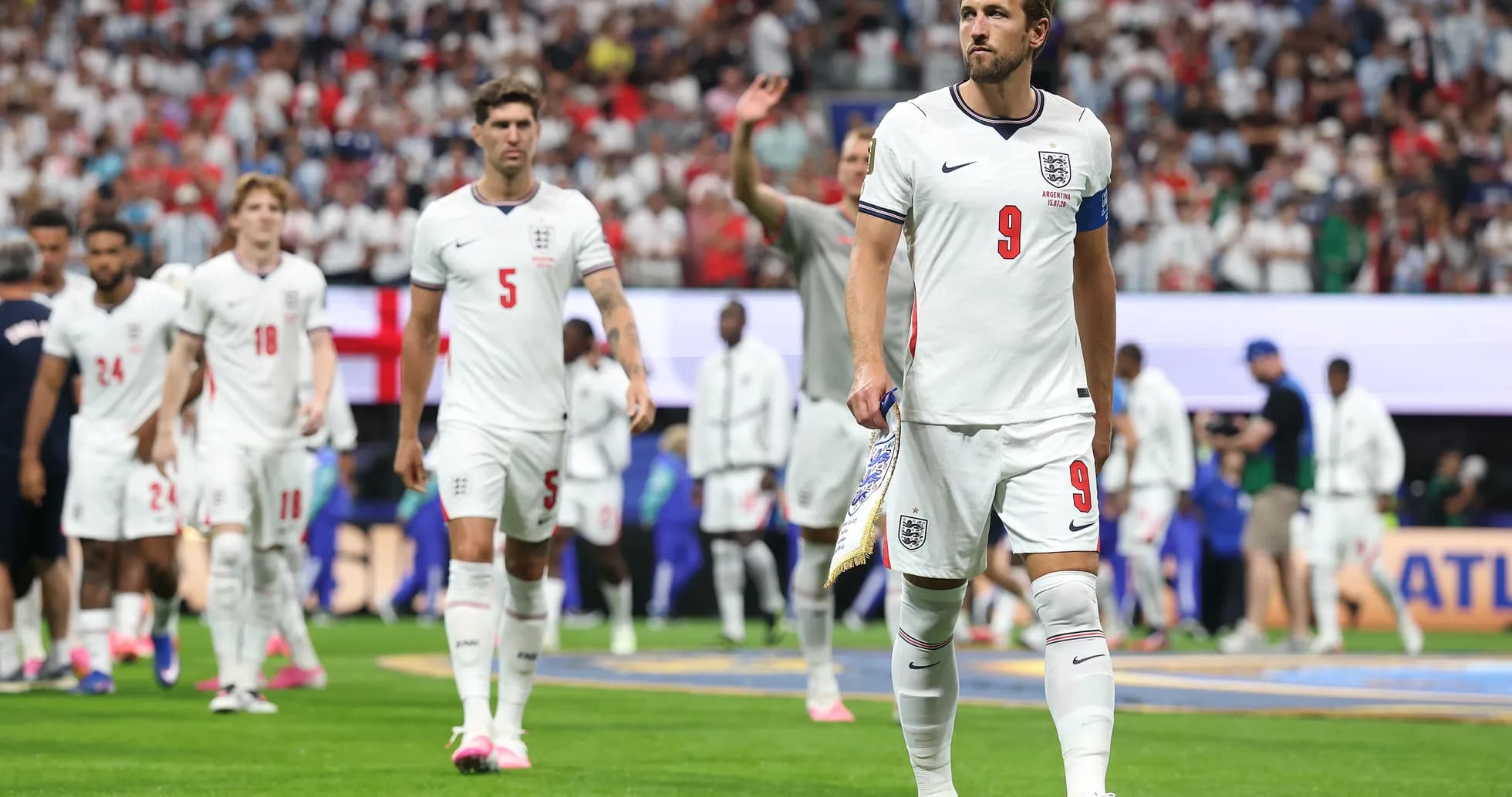 Jugadores de Inglaterra saliendo al campo Jugadores de Inglaterra saliendo al campo
