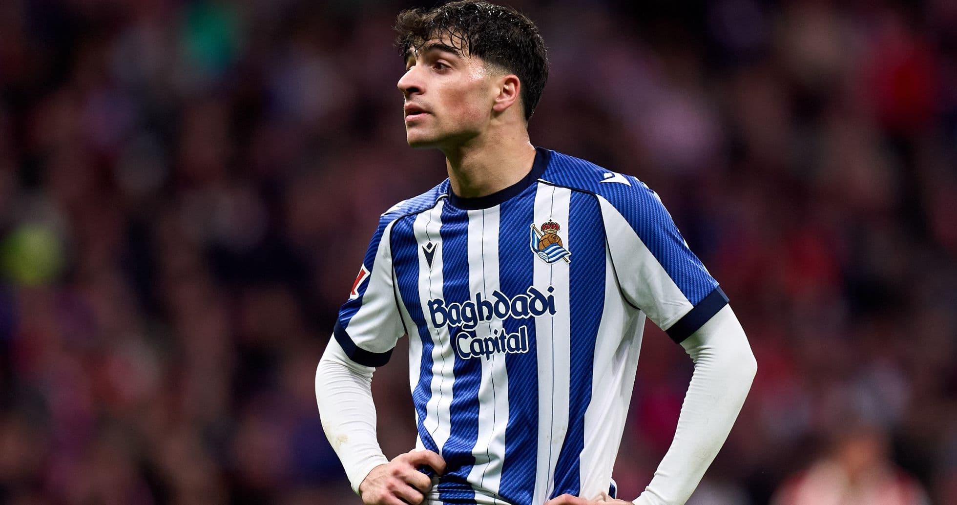 Jugador de la Real Sociedad en partido de fútbol Jugador de la Real Sociedad en partido de fútbol