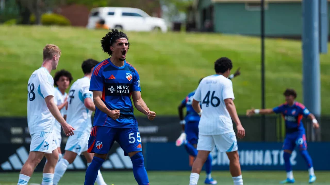 Jugador de FC Cincinnati II celebrando un gol Jugador de FC Cincinnati II celebrando un gol