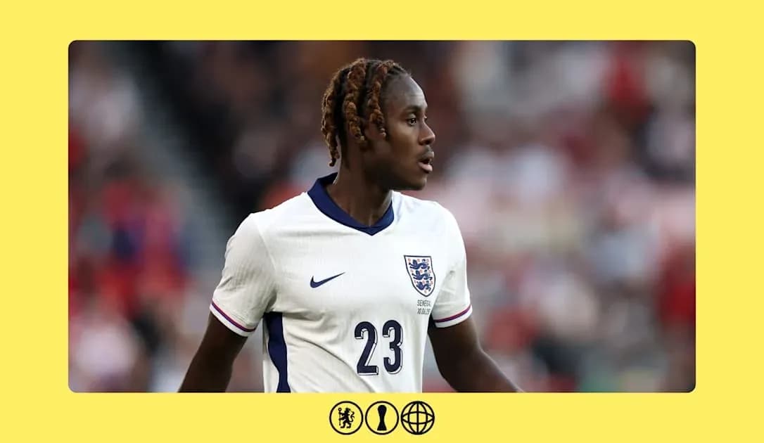 Jugador de Inglaterra con camiseta blanca en el campo Jugador de Inglaterra con camiseta blanca en el campo