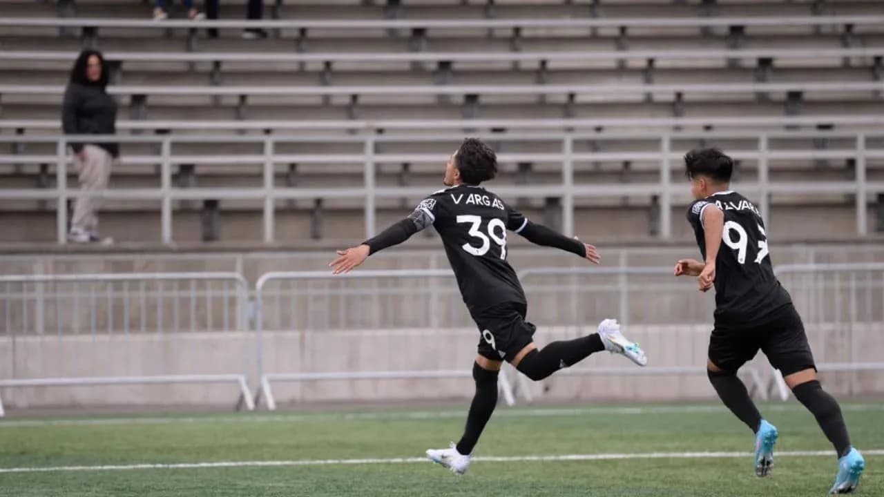 Jugadores de Tacoma Defiance celebrando un gol Jugadores de Tacoma Defiance celebrando un gol