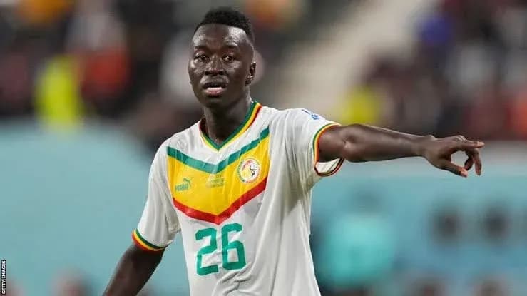 Jugador de Senegal señalando durante el partido Jugador de Senegal señalando durante el partido