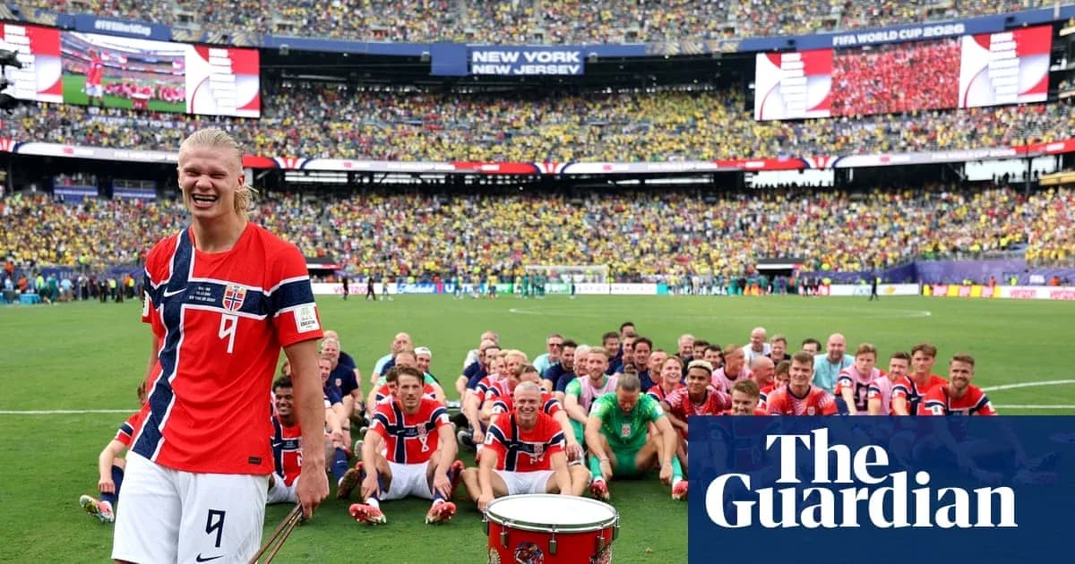 Jugadores de Noruega posando en el campo después del partido Jugadores de Noruega posando en el campo después del partido