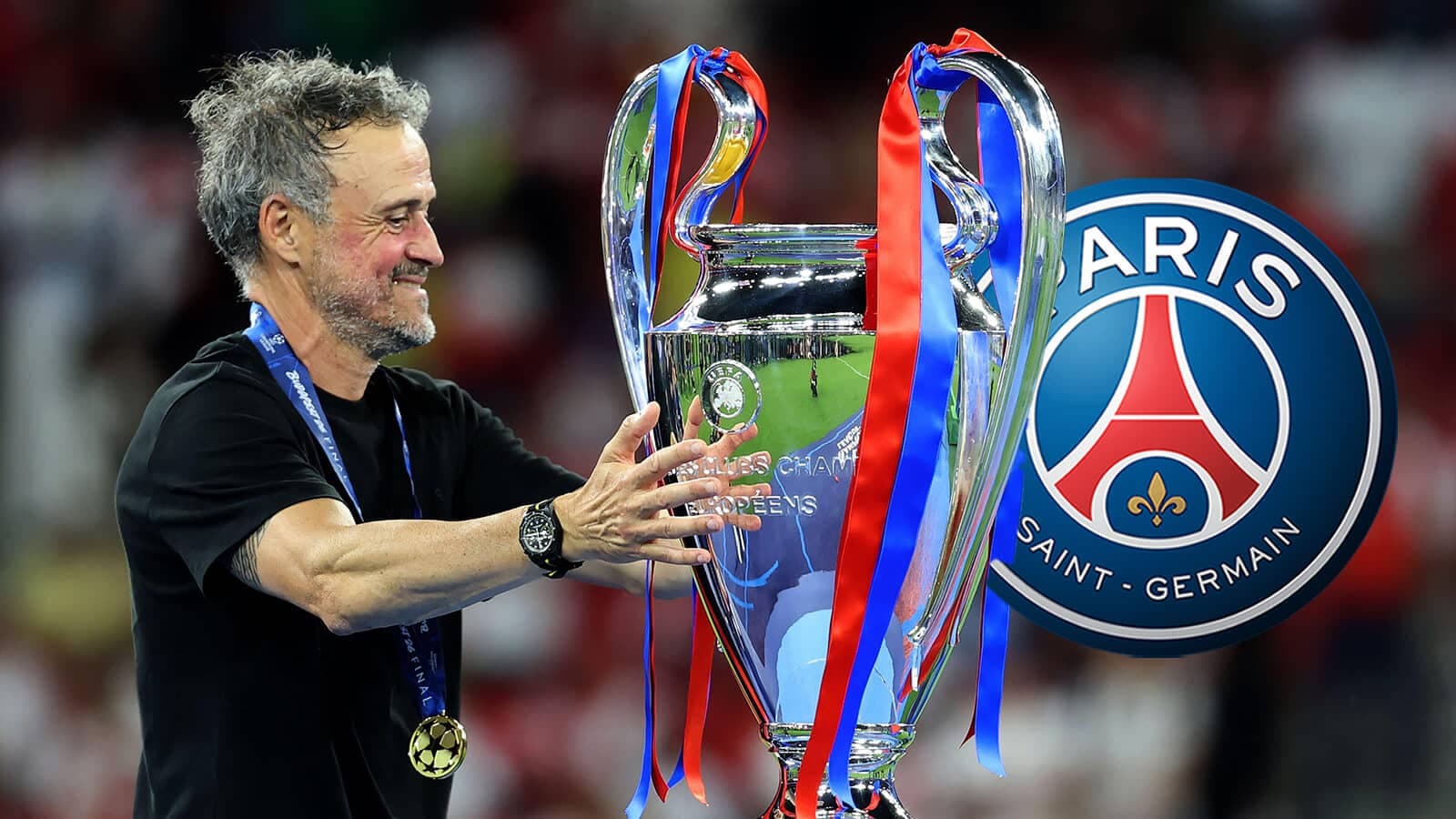 Entrenador con trofeo de la Champions League Entrenador con trofeo de la Champions League