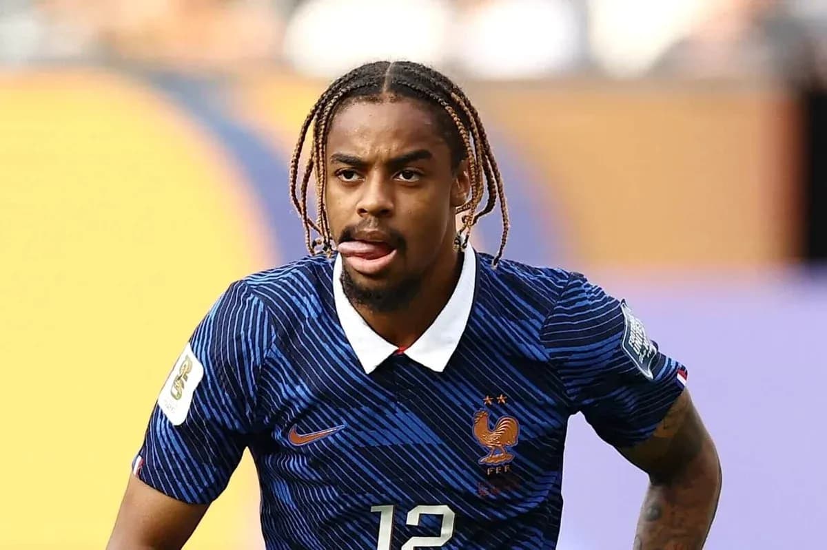 Jugador de Francia en acción durante el partido Jugador de Francia en acción durante el partido