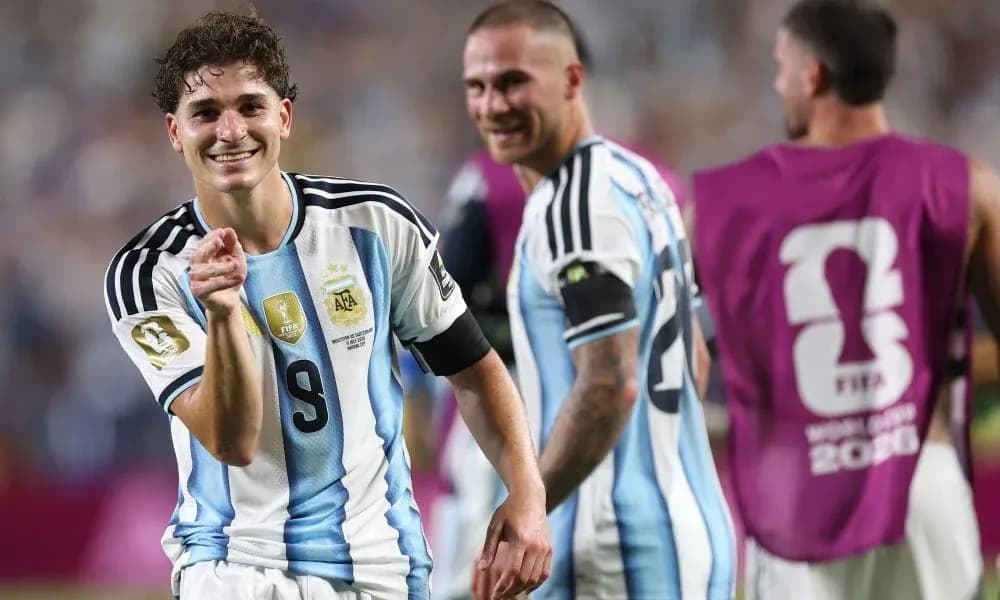 Jugador argentino sonriendo durante el partido Jugador argentino sonriendo durante el partido