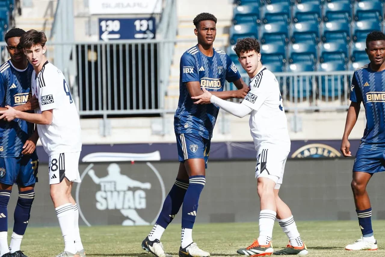 Jugadores de Toronto II y Philadelphia Union II en acción Jugadores de Toronto II y Philadelphia Union II en acción