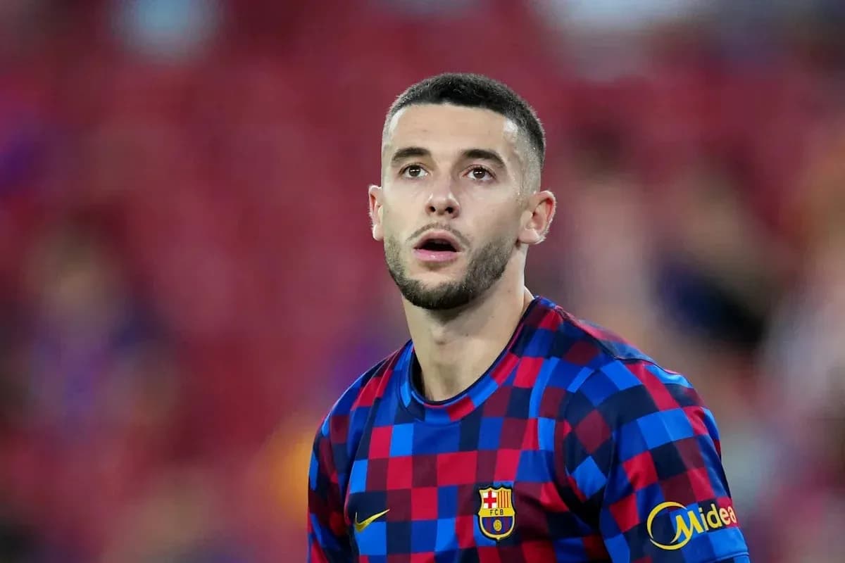 Jugador de Barcelona en el campo durante el partido Jugador de Barcelona en el campo durante el partido