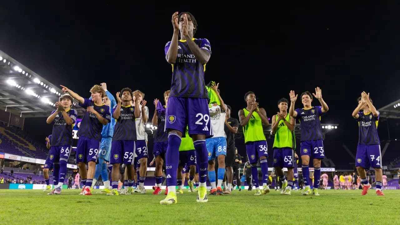 Jugadores de Orlando City II celebrando después del partido Jugadores de Orlando City II celebrando después del partido