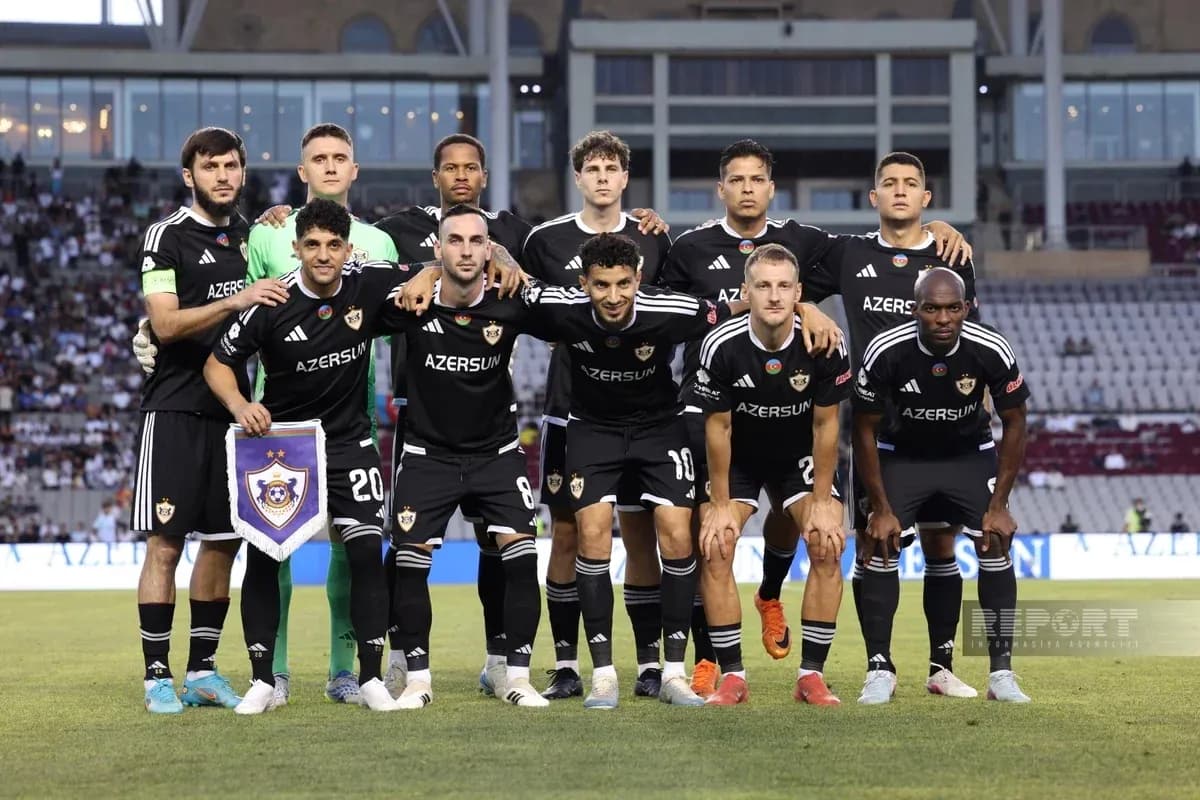 Equipo de Qarabağ en alineación previa al partido Equipo de Qarabağ en alineación previa al partido