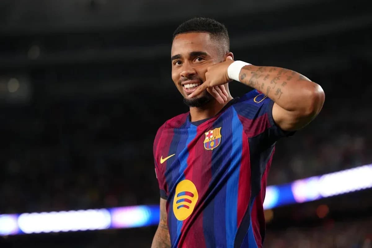 Jugador de Barça celebrando un gol con gesto Jugador de Barça celebrando un gol con gesto