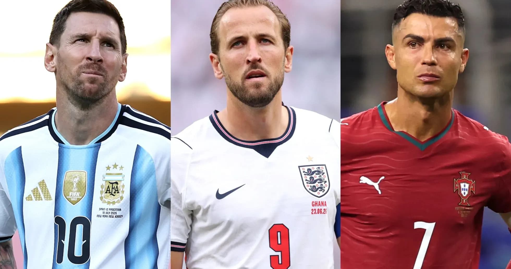 Tres futbolistas en sus camisetas nacionales Tres futbolistas en sus camisetas nacionales