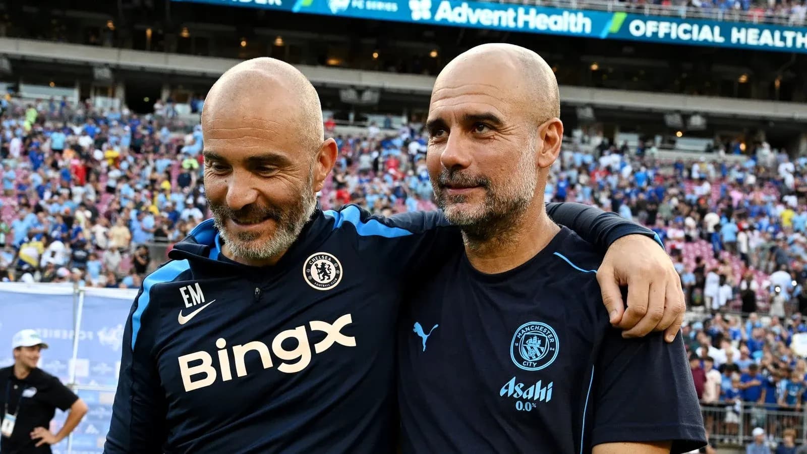 Entrenadores de Chelsea y Manchester City juntos en el estadio Entrenadores de Chelsea y Manchester City juntos en el estadio