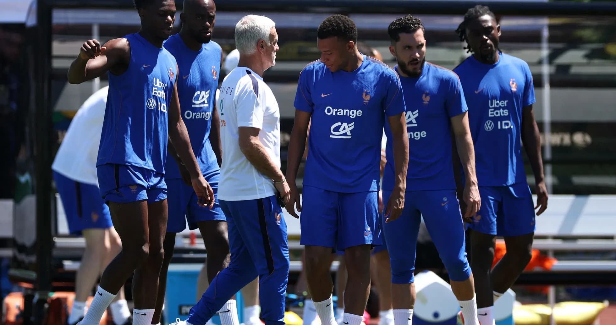 Jugadores de Francia durante sesión de entrenamiento Jugadores de Francia durante sesión de entrenamiento