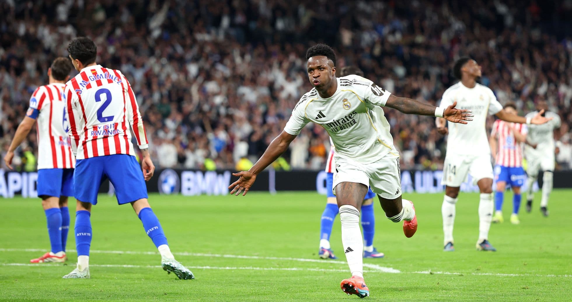 Vinícius Jr. celebrando un gol en el derbi Vinícius Jr. celebrando un gol en el derbi