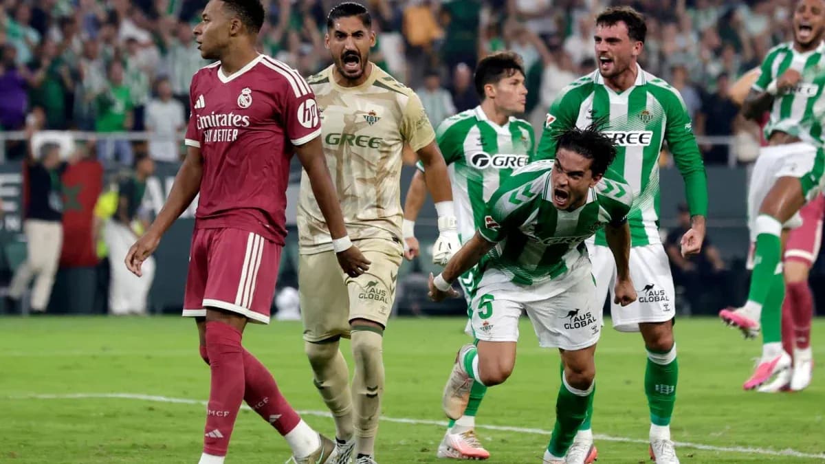 Jugadores de Real Betis celebrando un gol contra Real Madrid Jugadores de Real Betis celebrando un gol contra Real Madrid