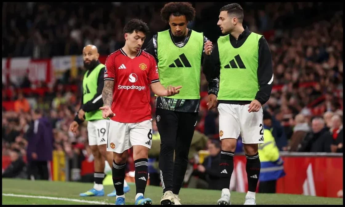 Jugadores de Manchester United discutiendo en la banda Jugadores de Manchester United discutiendo en la banda