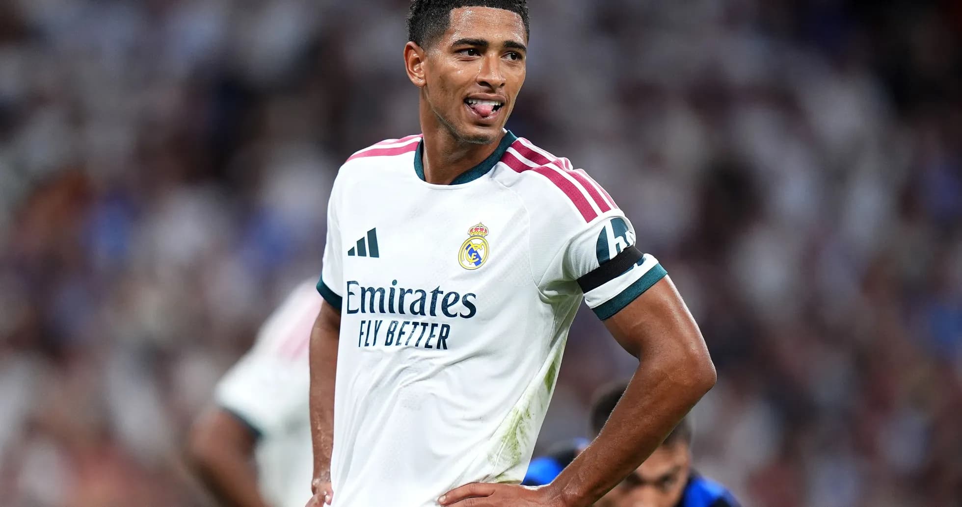 Jugador de Real Madrid en el campo durante partido Jugador de Real Madrid en el campo durante partido