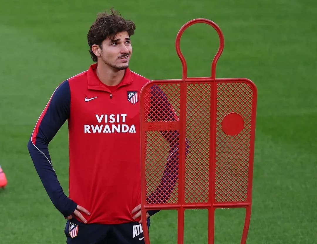 Jugador de Atlético de Madrid en sesión de entrenamiento Jugador de Atlético de Madrid en sesión de entrenamiento
