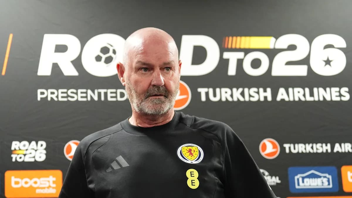 Entrenador de Escocia en conferencia de prensa Entrenador de Escocia en conferencia de prensa