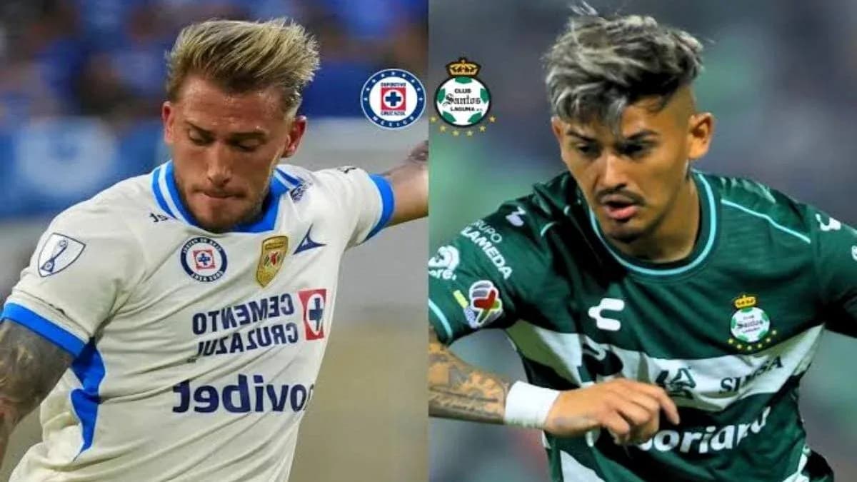 Jugadores de Cruz Azul y Santos Laguna en acción Jugadores de Cruz Azul y Santos Laguna en acción