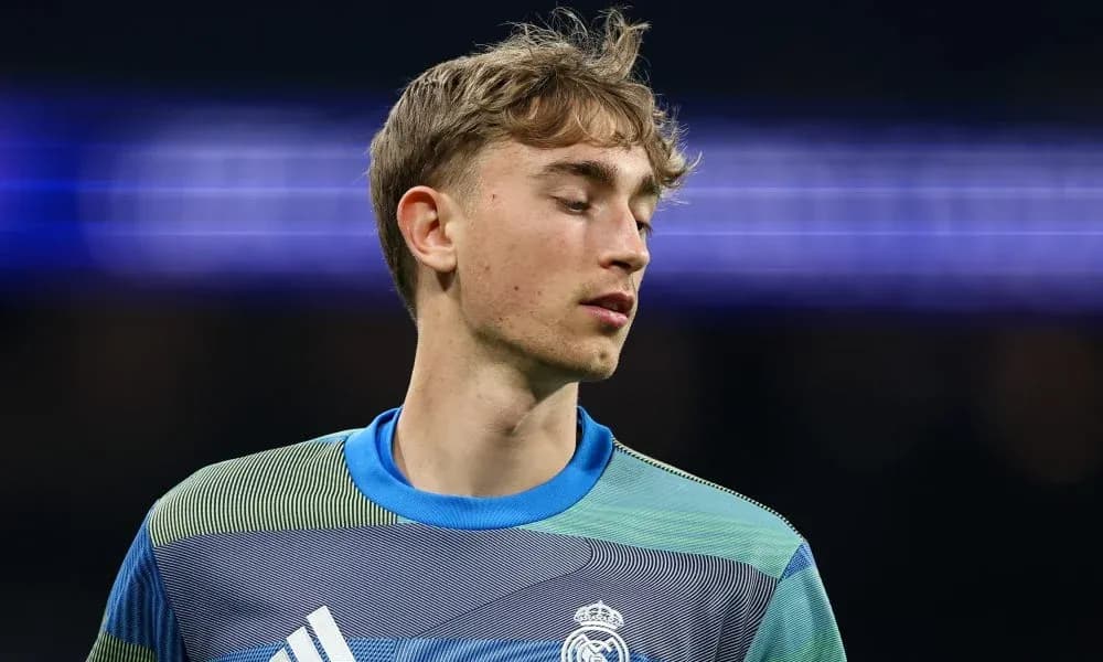 Portero de Real Madrid en entrenamiento previo al partido Portero de Real Madrid en entrenamiento previo al partido