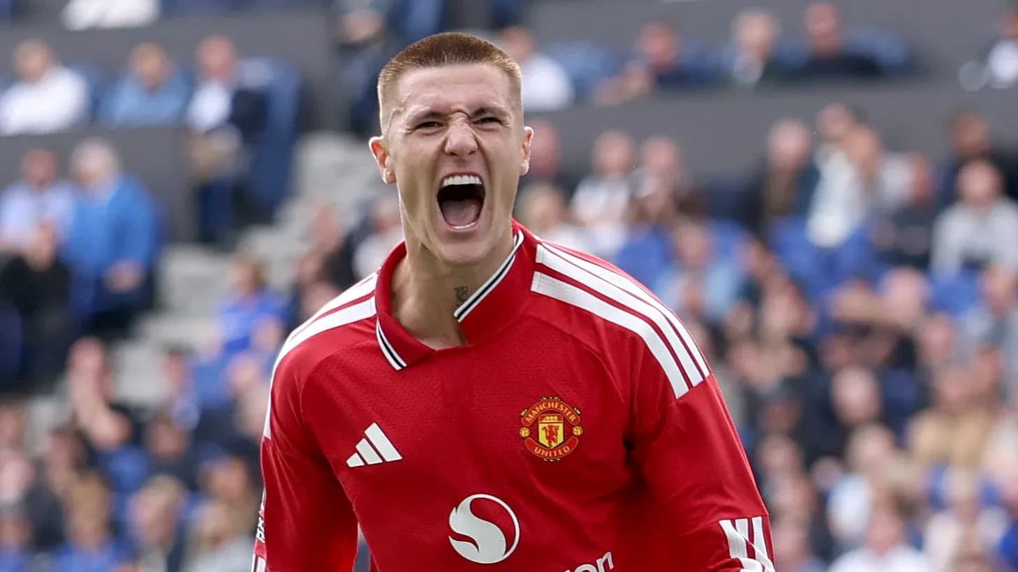Jugador de Manchester United celebrando una jugada Jugador de Manchester United celebrando una jugada