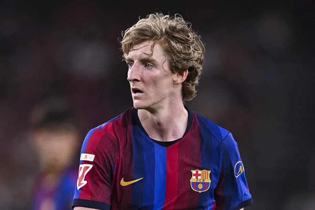 Jugador del FC Barcelona en el campo durante partido Jugador del FC Barcelona en el campo durante partido