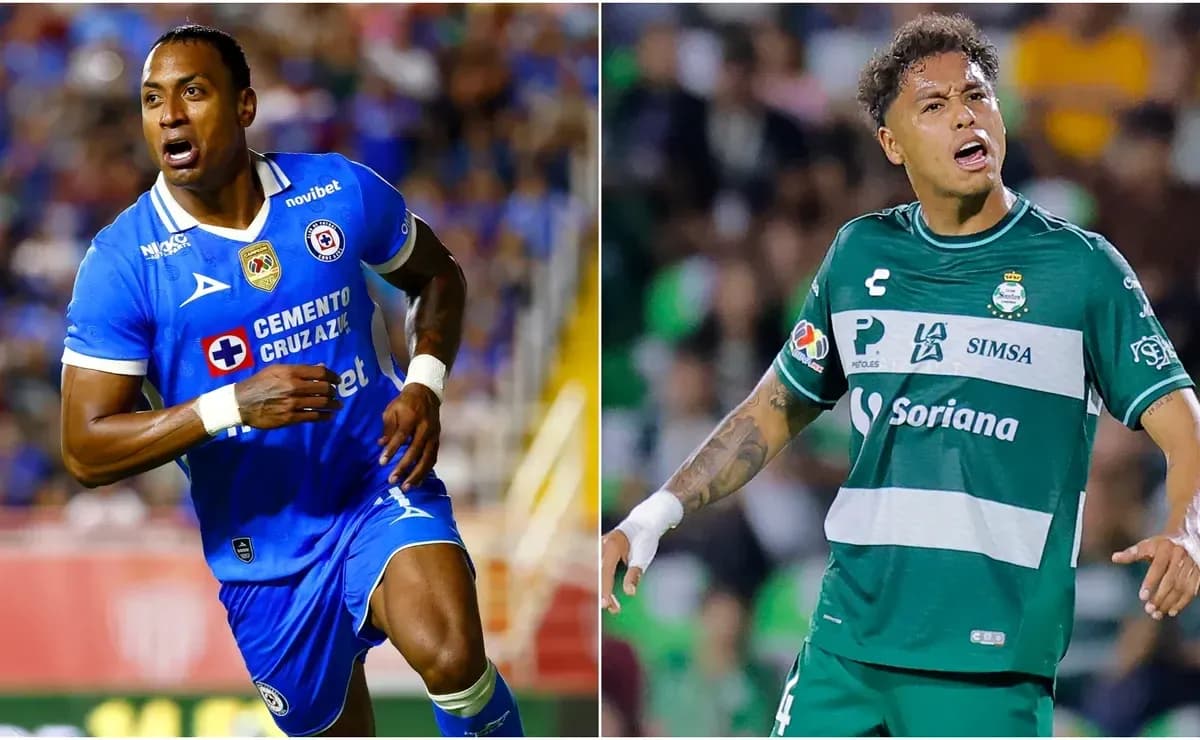 Jugadores de Cruz Azul y Santos Laguna en acción Jugadores de Cruz Azul y Santos Laguna en acción