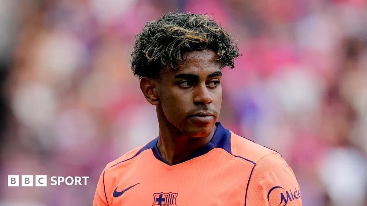 Jugador de Barcelona en uniforme de entrenamiento Jugador de Barcelona en uniforme de entrenamiento