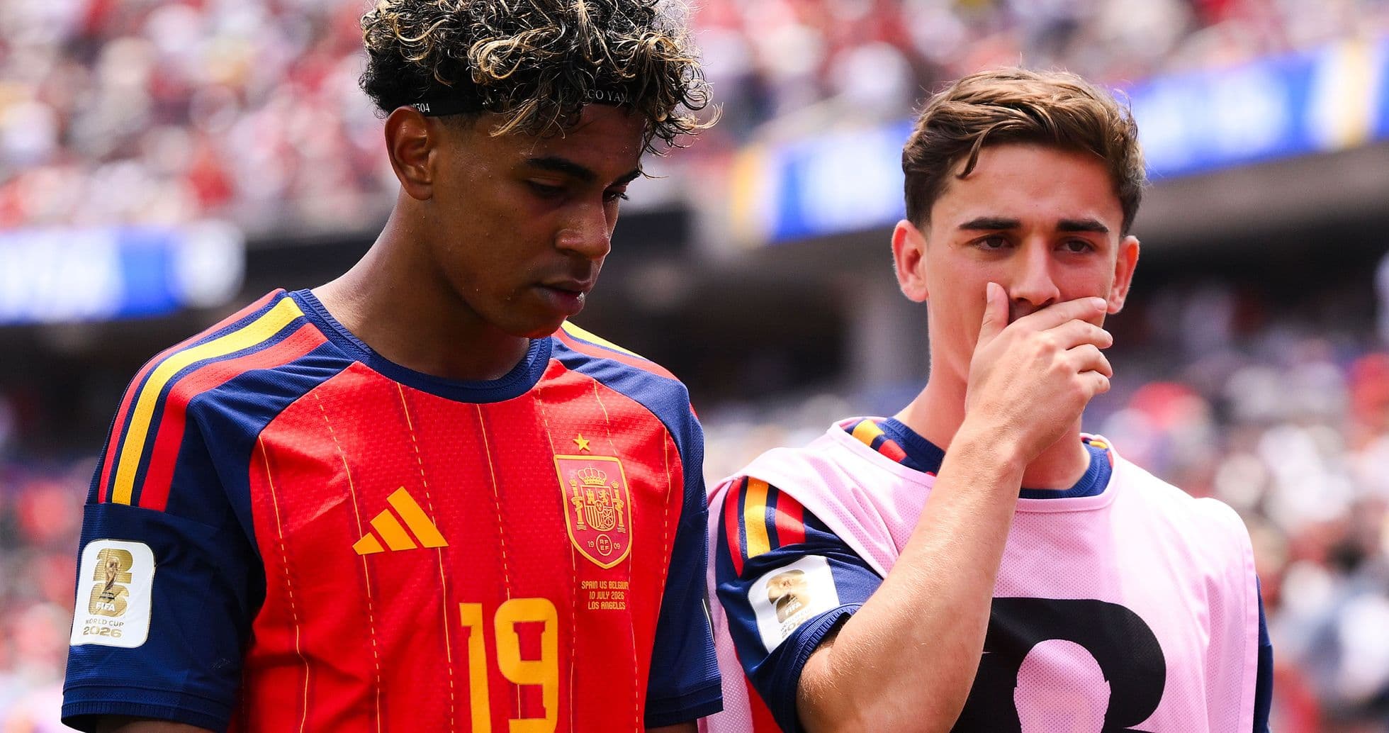 Jugadores de España en el campo durante el partido Jugadores de España en el campo durante el partido