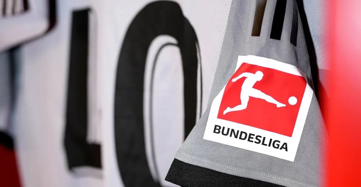 Camisa con logo de Bundesliga y número 40 Camisa con logo de Bundesliga y número 40
