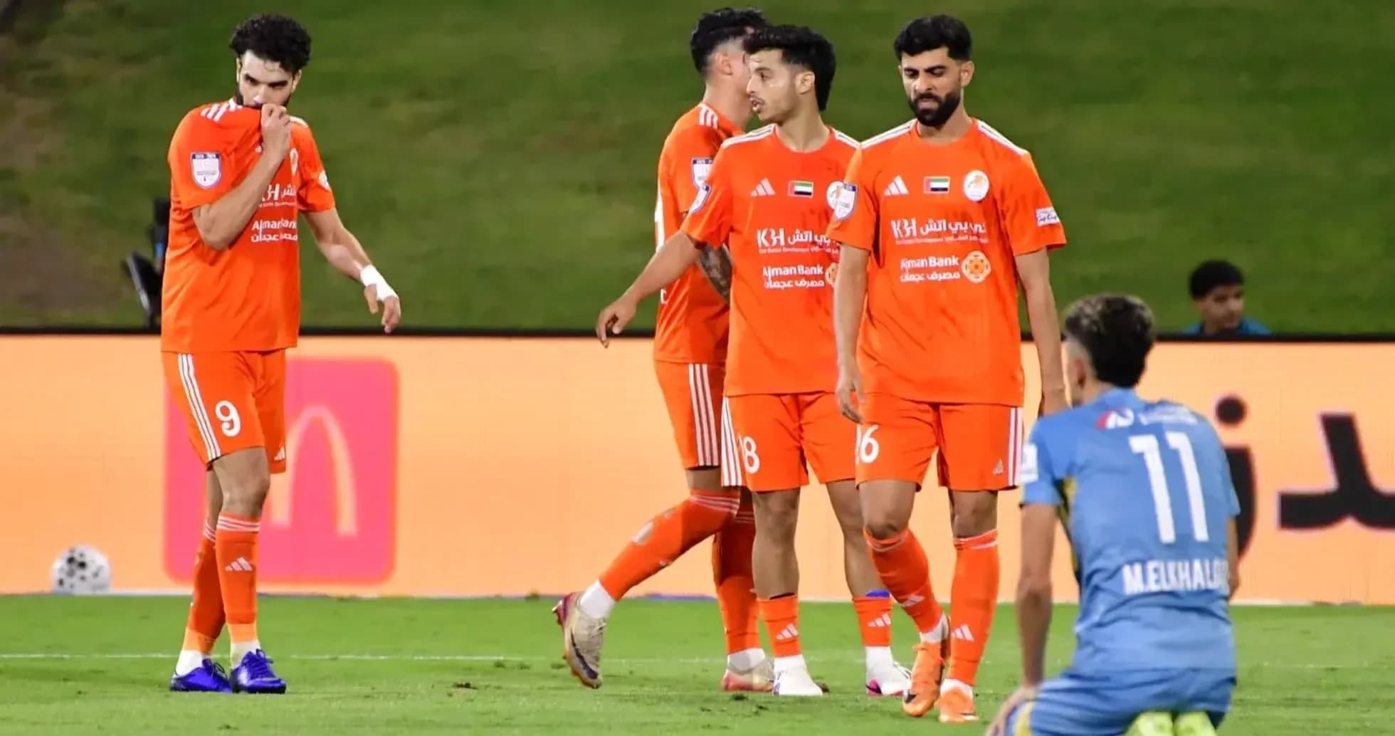Jugadores de Dibba Al Fujairah U23 en el campo Jugadores de Dibba Al Fujairah U23 en el campo
