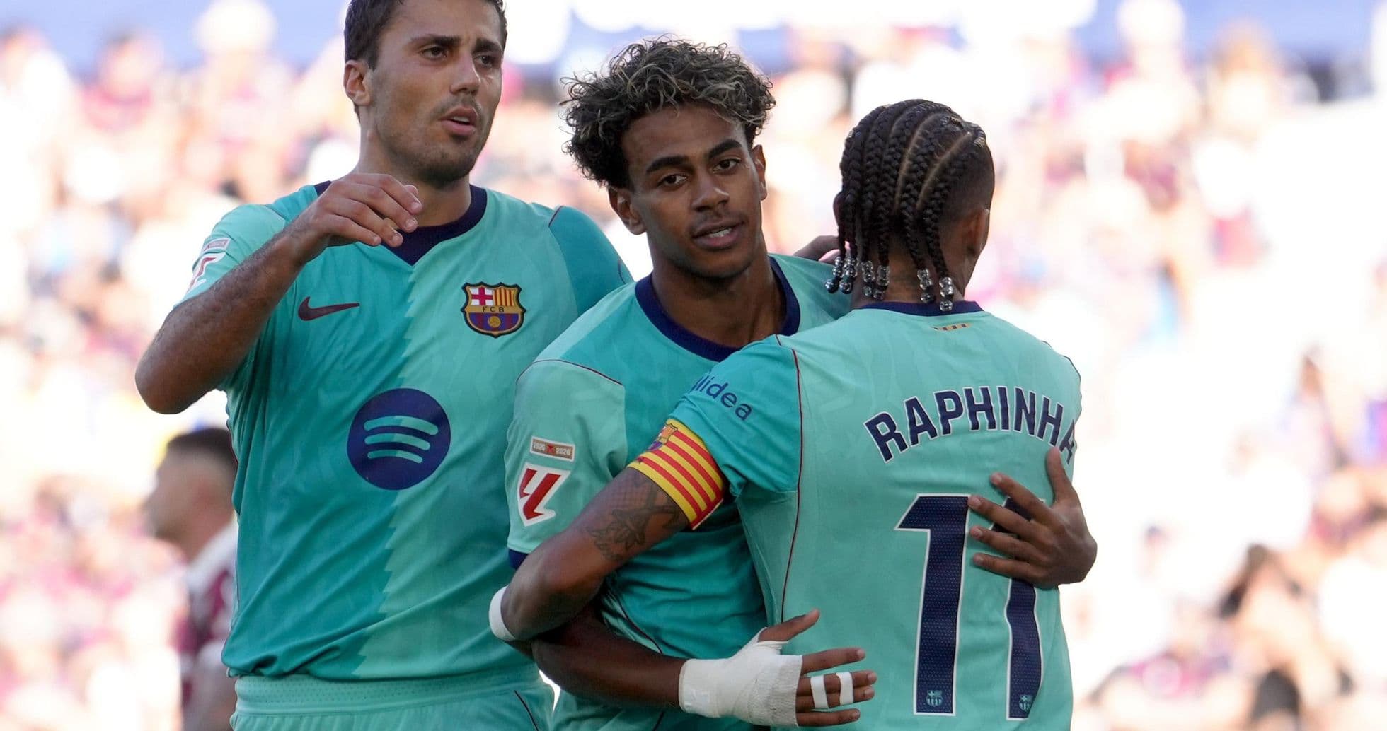 Jugadores de Barcelona celebrando un gol Jugadores de Barcelona celebrando un gol