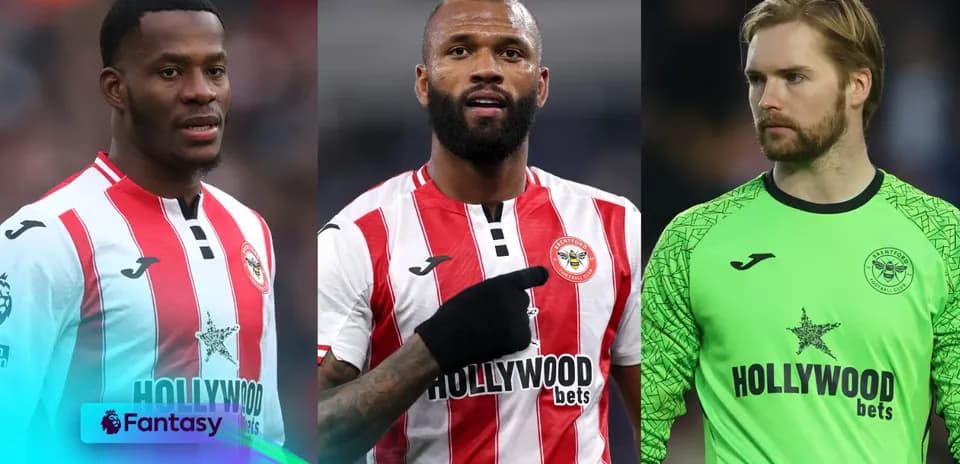Tres jugadores de Brentford en uniforme de equipo Tres jugadores de Brentford en uniforme de equipo