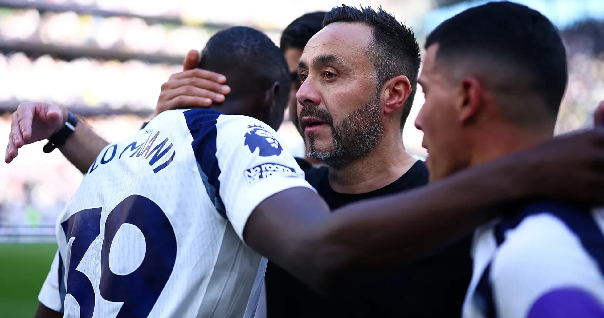 Jugadores de Tottenham celebrando tras el partido Jugadores de Tottenham celebrando tras el partido