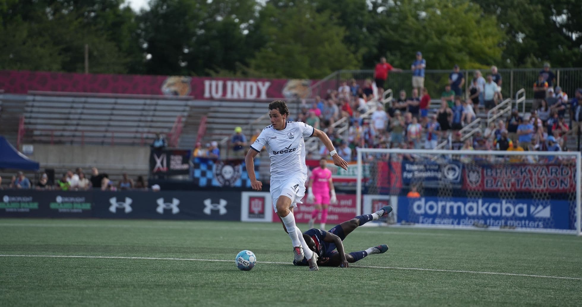 Jugador de Indy Eleven en acción durante el partido Jugador de Indy Eleven en acción durante el partido