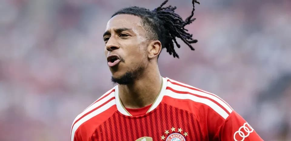 Jugador de Bayern Múnich celebrando un gol Jugador de Bayern Múnich celebrando un gol