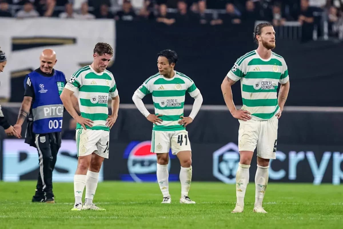 Jugadores de Celtic FC en el campo tras el partido Jugadores de Celtic FC en el campo tras el partido