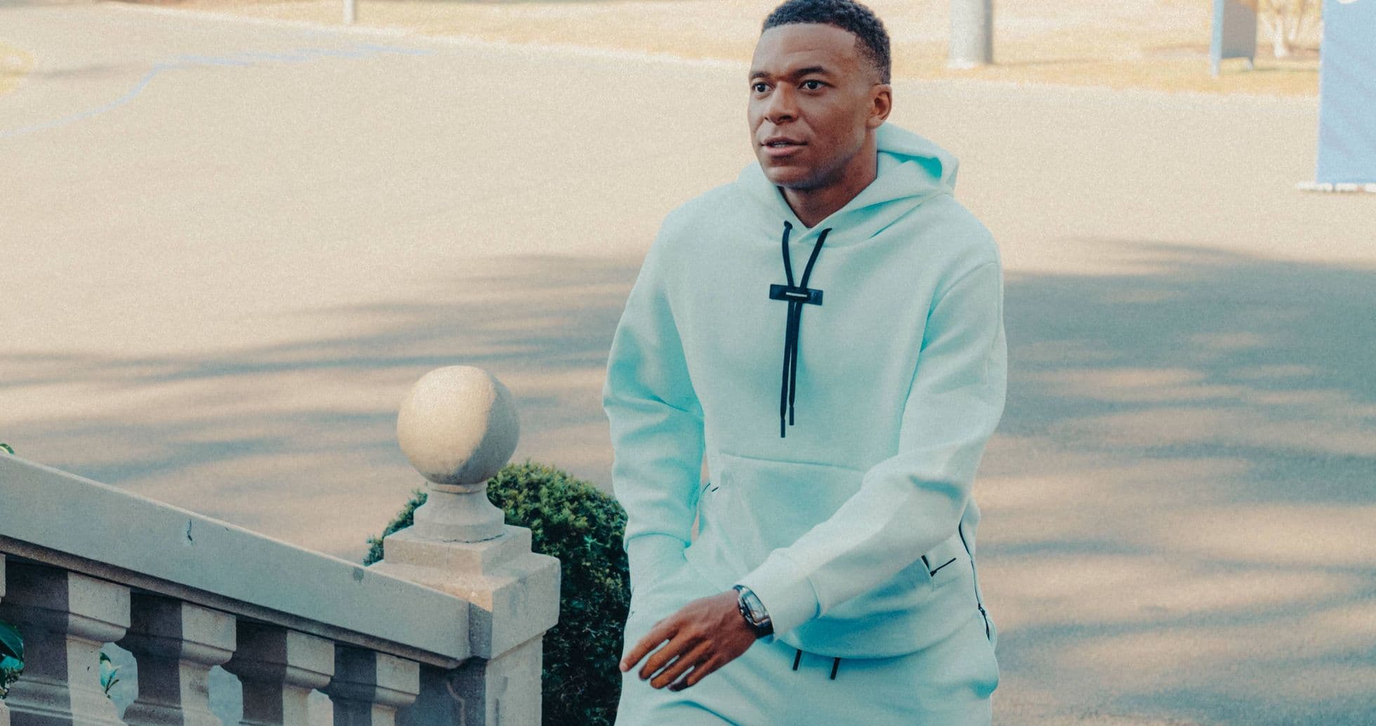 Kylian Mbappé ausente en el entrenamiento de Francia por síntomas de gripe antes de la Nations League Kylian Mbappé ausente en el entrenamiento de Francia por síntomas de gripe antes de la Nations League